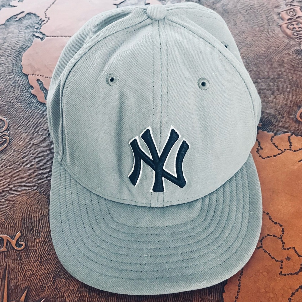 MLB NY YANKEES HAT. NEW ERA 59FIFTY. Size 7 1/4.